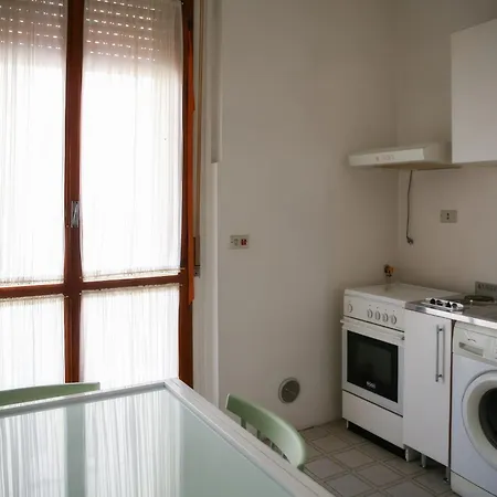 Quaint 2-br Outside Ztl Florencja