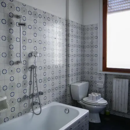 Quaint 2-br Outside Ztl * فلورنس